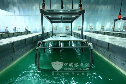 厦门金旅大型客车整车阴极电泳