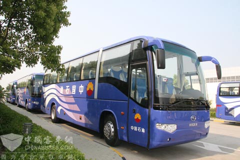 玉门油田的海格车队