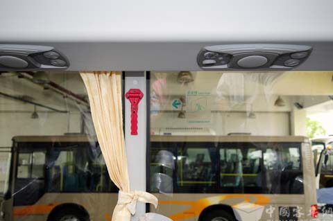 安全逃生锤指示明确