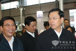 图说2010汽车零部件博览会金龙客车展台