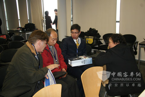 企业与专家交流