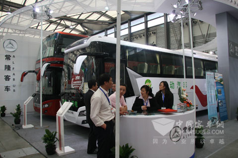 常隆客车展台全貌