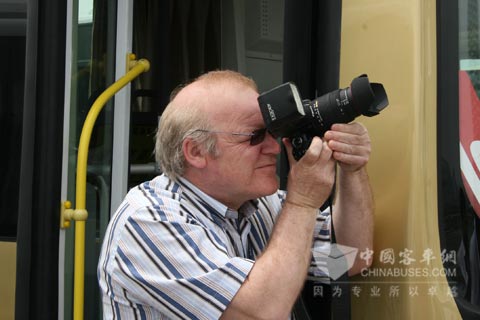 评委高难度拍摄