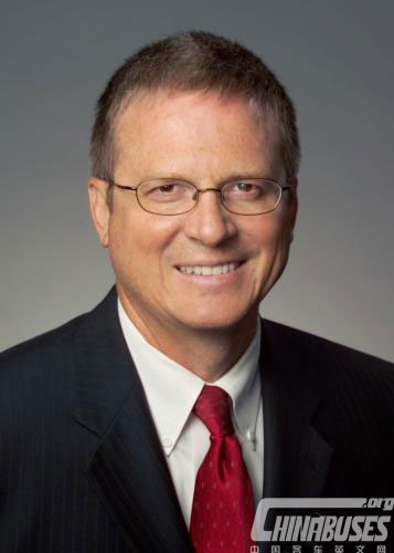 李尔任命Vanneste新任首席财务官兼高级副总裁