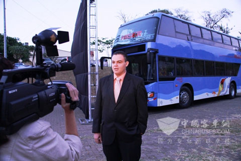 海格哥斯达黎加营销代表接受媒体采访