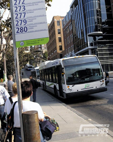 魁北克投入7千3百万美元用于电动巴士项目