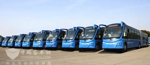 批量SLK6185公交车整装待发