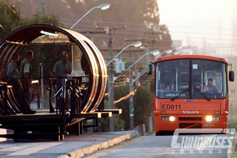 伦敦经济事务研究所提出轨道改公交议案