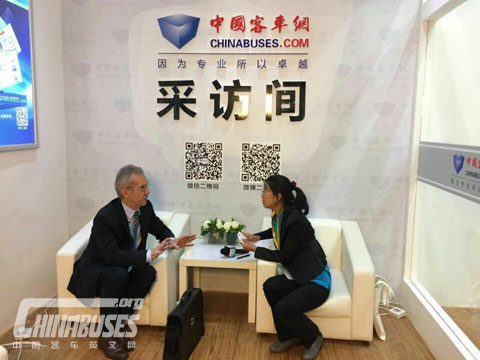 《2015中国客车海外市场采购指南》受海外参观者热捧