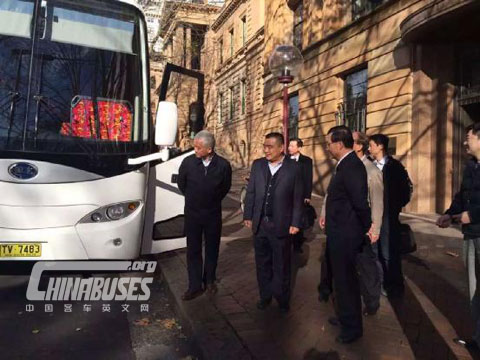 江西省政府考察团一行乘江西本土客车考察澳洲