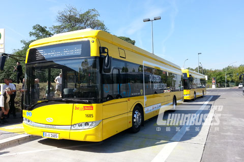 波兰索拉瑞斯电动公交车驶入德国柏林