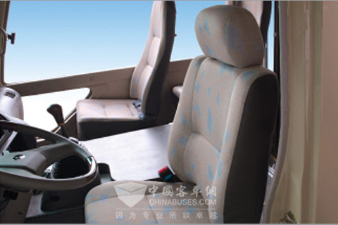 金龙客车XMQ6706NE3