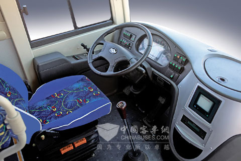 黄海客车DD6119K30