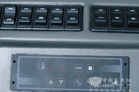 金龙客车XMQ6129Y(欧洲版)