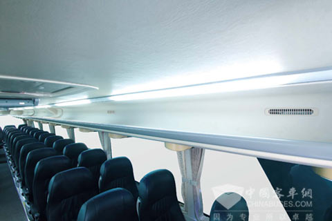 金龙客车XMQ6129Y(欧洲版)