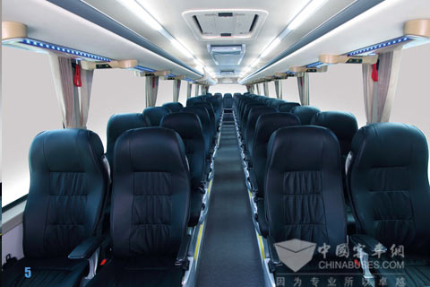 金龙客车XMQ6129Y(欧洲版)