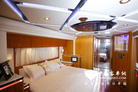 申龙客车SLK5180房车