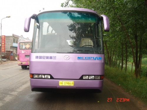 低价出售02年尼奥普兰JNP6125A旅游车，座位47+1+1，才跑70多万公里，车况8成新