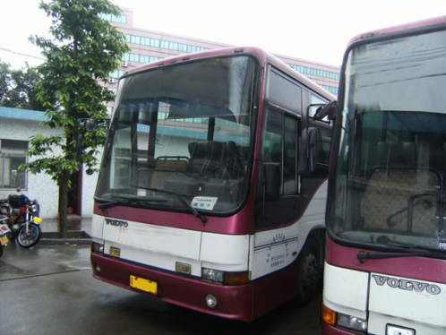 低价出售两台98年6月西沃B10M，发动机刚做过大修，车况非常好，座位47座