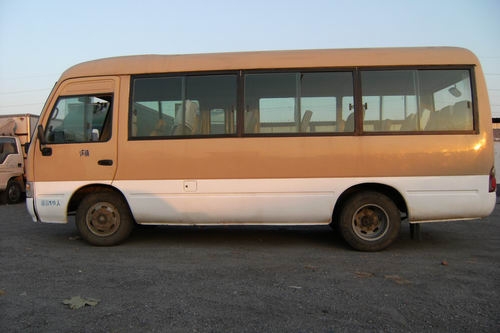 北旅客车19座非营运