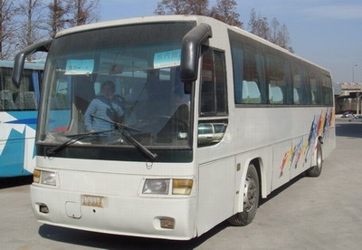 ０１年47座沈飞旅游车　售９万元