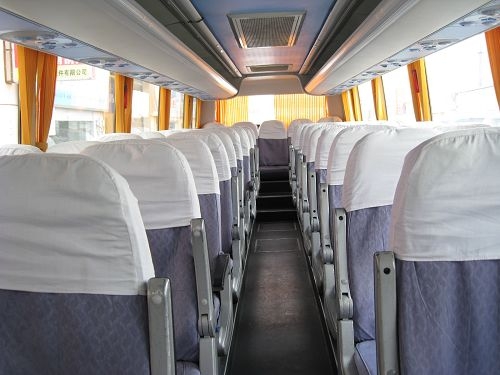 现出售2006年12月份49座+1+1北汽福田欧V客车