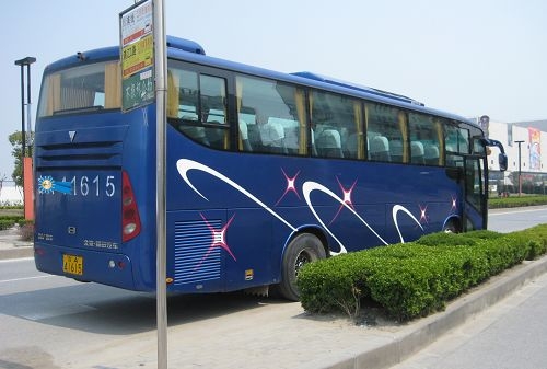 现出售2006年12月份49座+1+1北汽福田欧V客车