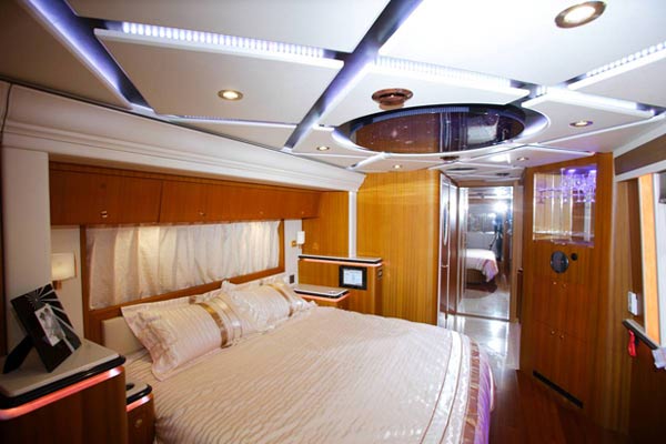 申龙SLK5180XLJ房车(柴油国四2-9座)