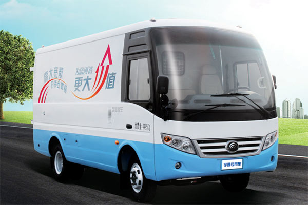 宇通ZK5040XXY厢式运输车(柴油2-6座)