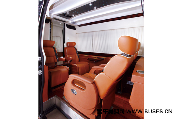 宇通ZK5049XLJ1房车(柴油国五2-6座)