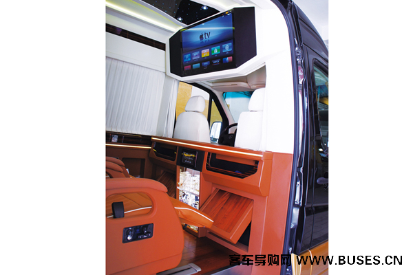 宇通ZK5049XLJ1房车(柴油国五2-6座)