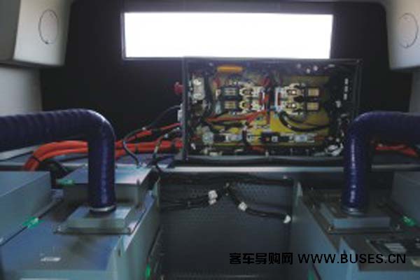 黄海DD6109PHEV1N客车(天然气/电混动国五18-34座)