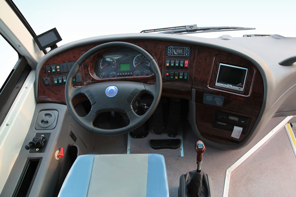 申龙SLK6802ASD5客车(柴油国五24-34座)