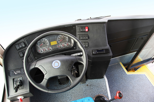 申龙SLK6779US5N5公交车(天然气国五14-28座)