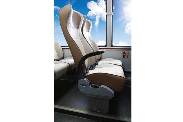 宇通ZK6122HNQ16E客车（天然气国五25-55座）