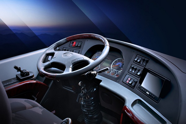 宇通ZK6808HN2Z客车（天然气国五24-35座）