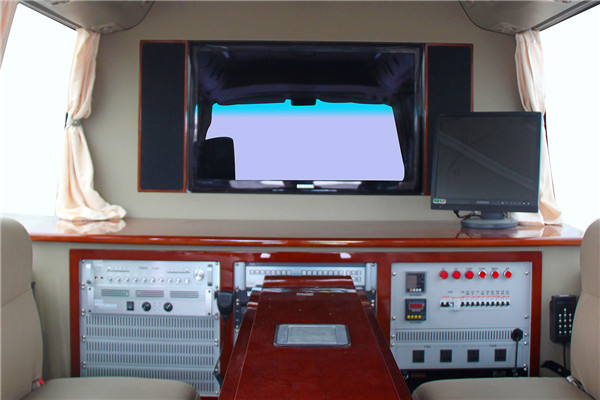 宇通ZK5070XZH5指挥车(柴油国五2-9座)
