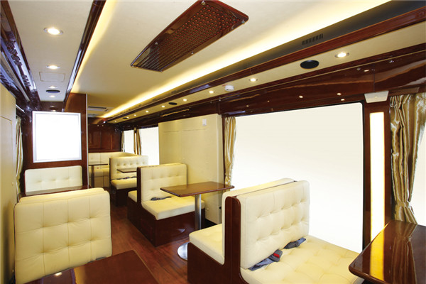 宇通ZK5126XZS5展示车(柴油国五2-9座)