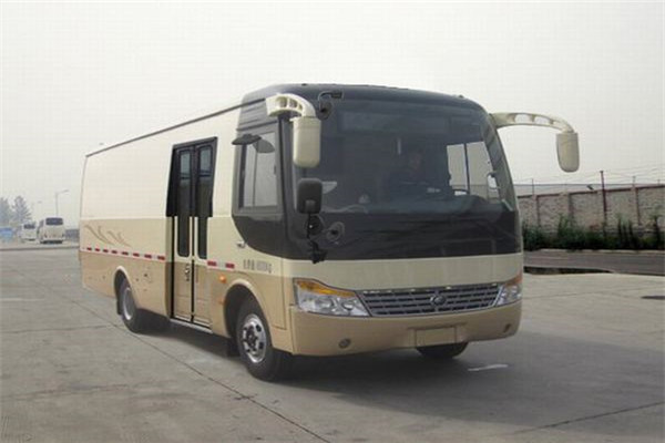 宇通ZK5080XXYN1厢式运输车(天然气国五2-6座)