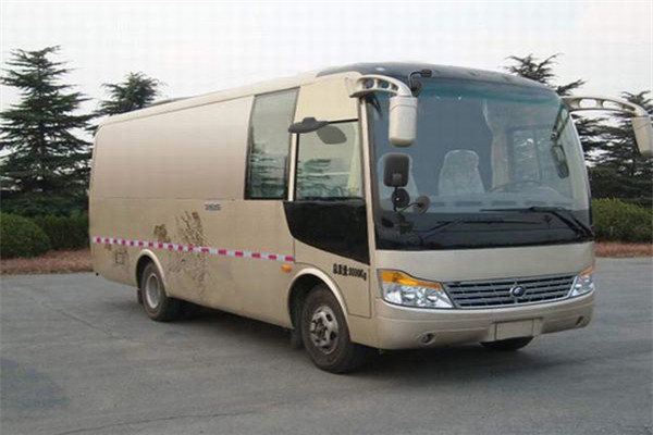 宇通ZK5080XXYN1厢式运输车(天然气国五2-6座)