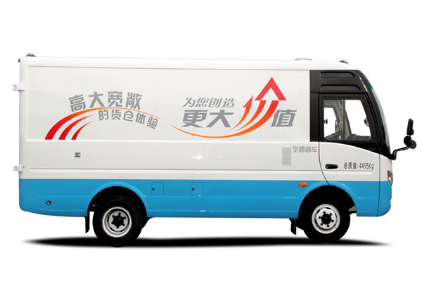 宇通ZK5040XXYN2厢式运输车(天然气国五2-6座)