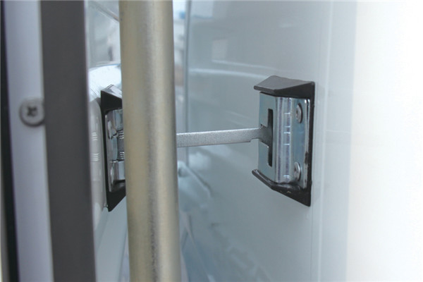 宇通ZK5040XXYN2厢式运输车(天然气国五2-6座)