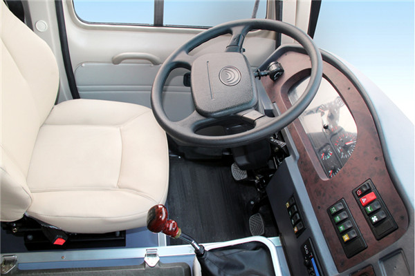 宇通ZK5040XXYN2厢式运输车(天然气国五2-6座)