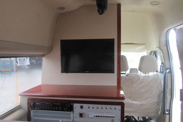 宇通ZK5041XZH5指挥车(柴油国五2-9座)