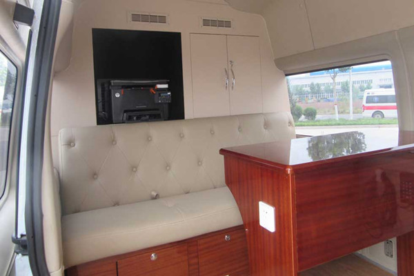 宇通ZK5041XZH5指挥车(柴油国五2-9座)