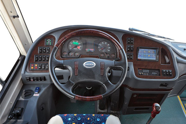 海格KLQ6802KAEV0N1客车(纯电动24-35座)