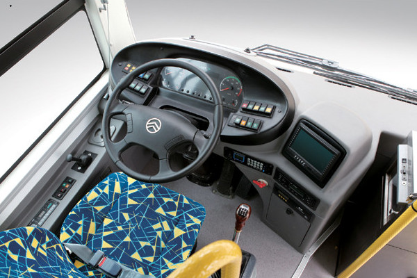 金旅XML6125J15C公交车(柴油国五23-46座)