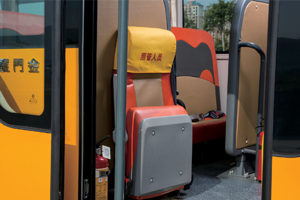 金旅XML6721J15YXC幼儿专用校车(柴油国五24-41座)