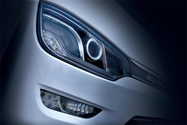 金旅XML6887J15N客车（天然气国五24-38座）