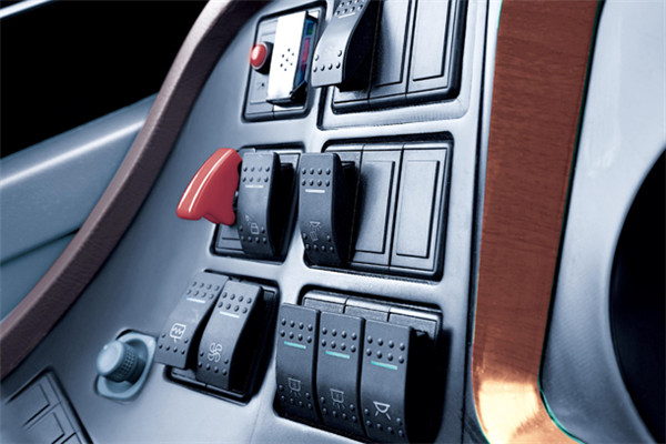 金旅XML6907J55N客车（天然气国五24-38座）